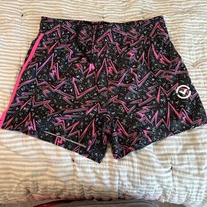 VIRUS HIGH TIDE GLEAMING SHORTS